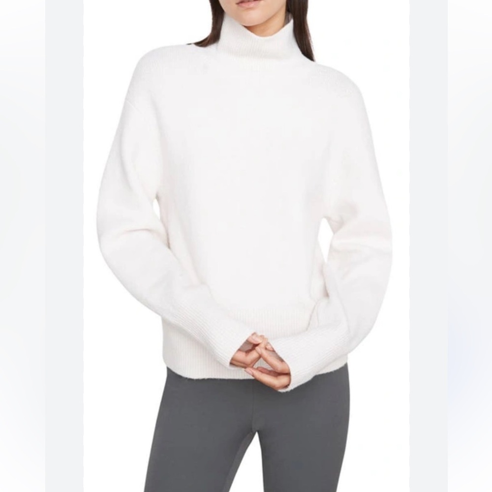Vince Wool/Cashmere blend Off-White Turtleneck Sweater